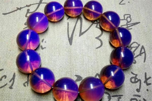 紫羅蘭琥珀真假怎么看 紫羅蘭琥珀真假鑒別 紫羅蘭琥珀真假怎么看 紫羅蘭琥珀真假鑒別