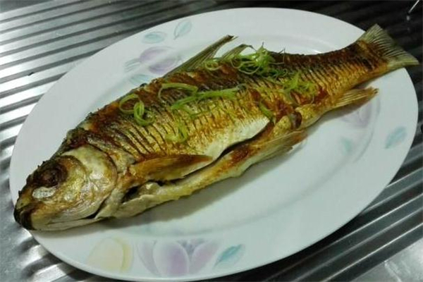 鯪魚(yú)是發(fā)物嗎 食用要注意 鯪魚(yú)是發(fā)物嗎 食用要注意