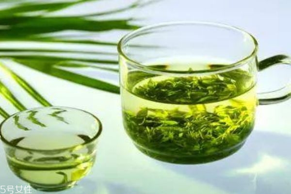 蓮子心泡水能長期喝嗎 喝蓮子心泡水的注意事項 蓮子心泡水能長期喝嗎 喝蓮子心泡水的注意事項