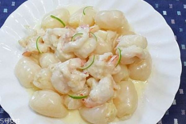 紅毛丹能和蝦一起吃嗎 可以做成紅毛丹蝦球 紅毛丹能和蝦一起吃嗎 可以做成紅毛丹蝦球