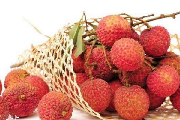 荔枝可以降血糖嗎 荔枝到底是升糖還是降糖 荔枝可以降血糖嗎 荔枝到底是升糖還是降糖