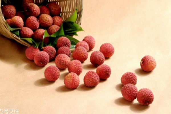 荔枝殼發(fā)霉了還能吃嗎 新鮮荔枝怎么保存 荔枝殼發(fā)霉了還能吃嗎 新鮮荔枝怎么保存