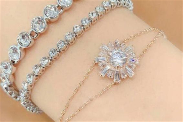 施華洛世奇太陽花手鏈多少錢 母親節(jié)最好的禮物 施華洛世奇太陽花手鏈多少錢 母親節(jié)最好的禮物