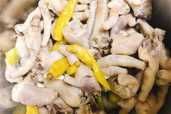 吃泡椒鳳爪會(huì)上火嗎 不要過(guò)量食用 吃泡椒鳳爪會(huì)上火嗎 不要過(guò)量食用