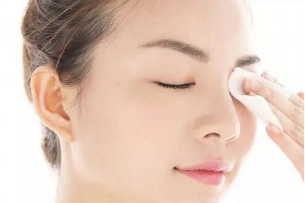 油皮痘痘肌用什么卸妝 這樣才卸的干凈 油皮痘痘肌用什么卸妝 這樣才卸的干凈