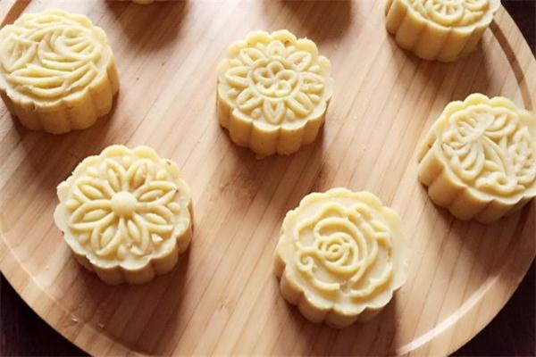 綠豆糕發(fā)霉了還能吃嗎 當心病毒感染 綠豆糕發(fā)霉了還能吃嗎 當心病毒感染