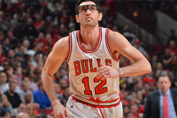 打籃球近視怎么辦 近視打籃球解決辦法 打籃球近視怎么辦 近視打籃球解決辦法