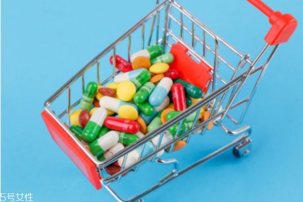 長期吃安眠藥的危害 安神藥和安眠藥的區(qū)別 長期吃安眠藥的危害 安神藥和安眠藥的區(qū)別