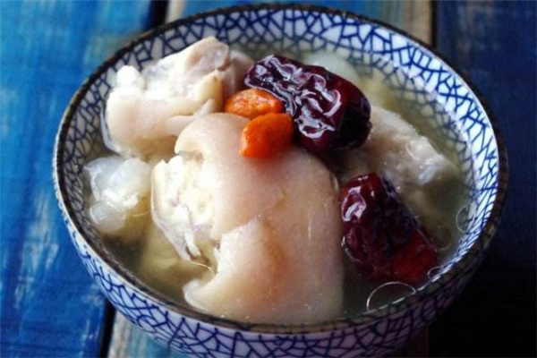 燉豬蹄要放料酒嗎 提升豬蹄口感 燉豬蹄要放料酒嗎 提升豬蹄口感