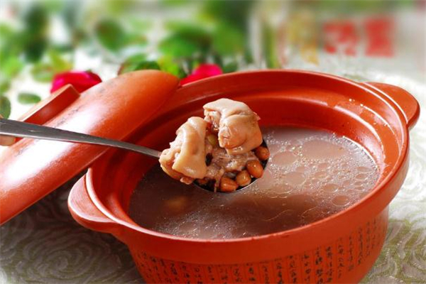 燉豬蹄要放料酒嗎 提升豬蹄口感 燉豬蹄要放料酒嗎 提升豬蹄口感