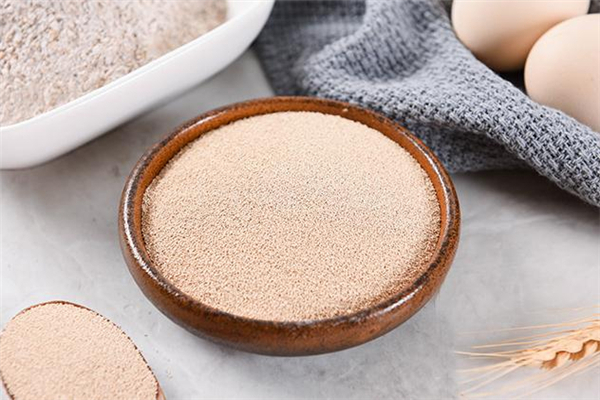 酵母粉和泡打粉的區(qū)別 有這些不同點(diǎn) 酵母粉和泡打粉的區(qū)別 有這些不同點(diǎn)
