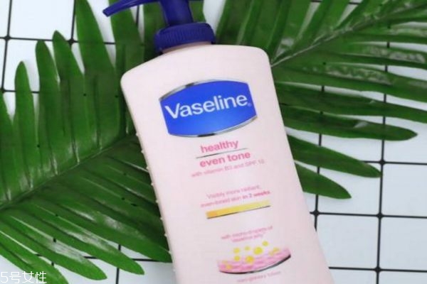 凡士林身體乳含多少煙酰胺 凡士林煙酰胺美白身體乳 凡士林身體乳含多少煙酰胺 凡士林煙酰胺美白身體乳