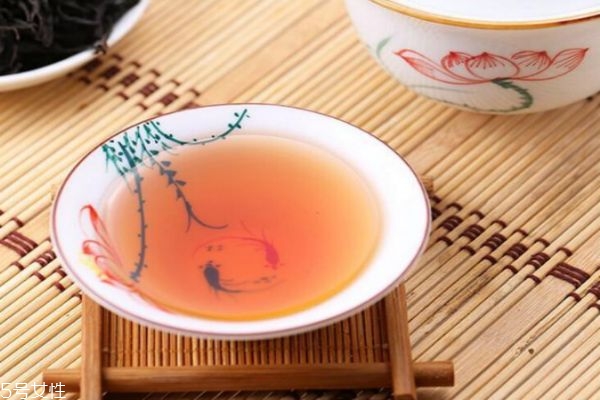 減肥喝生普洱還是熟普洱效果好 普洱茶減肥原理 減肥喝生普洱還是熟普洱效果好 普洱茶減肥原理