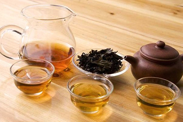 夏季能喝黃芪泡水嗎 夏季可以喝黃芪泡水嗎 夏季能喝黃芪泡水嗎 夏季可以喝黃芪泡水嗎