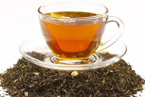 夏季能喝黃芪泡水嗎 夏季可以喝黃芪泡水嗎 夏季能喝黃芪泡水嗎 夏季可以喝黃芪泡水嗎