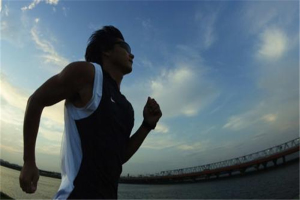 跑步可以長高嗎 跑步要注意什么 跑步可以長高嗎 跑步要注意什么