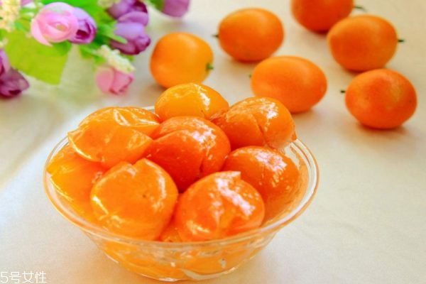 金桔怎么吃最營養(yǎng) 金桔的功效與禁忌 金桔怎么吃最營養(yǎng) 金桔的功效與禁忌