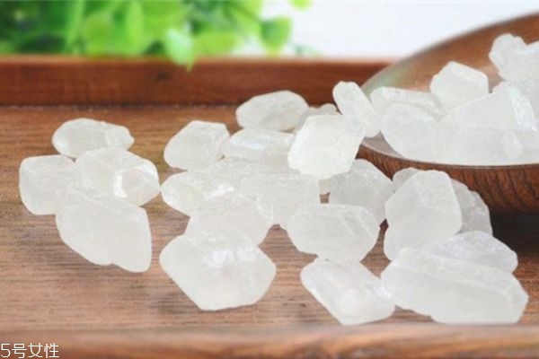 冰糖可以化痰嗎 冰糖化痰的做法 冰糖可以化痰嗎 冰糖化痰的做法