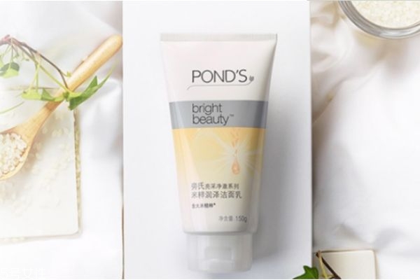 學(xué)生用什么洗面奶好 適合青少年用的洗面奶 學(xué)生用什么洗面奶好 適合青少年用的洗面奶