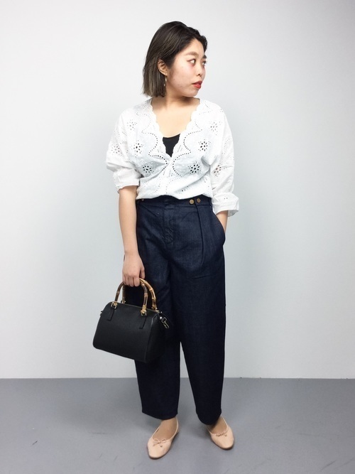 蕾絲上衣里面穿什么好 蕾絲上衣內(nèi)搭如何搭配 蕾絲上衣里面穿什么好 蕾絲上衣內(nèi)搭如何搭配