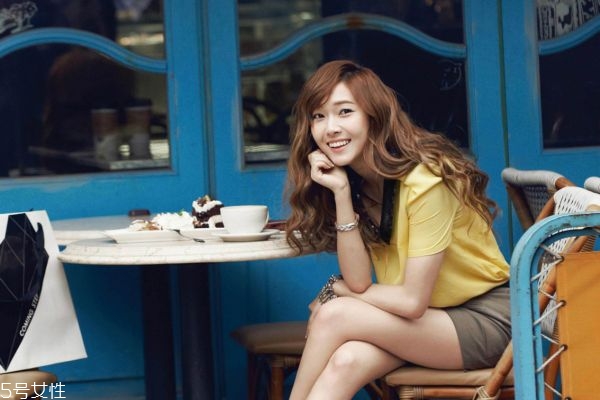 做假體墊下巴會有后遺癥嗎 墊下巴歪了下嘴唇也歪 做假體墊下巴會有后遺癥嗎 墊下巴歪了下嘴唇也歪