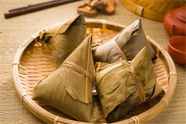 粽子糯米要泡多久 粽子的糯米怎么泡 粽子糯米要泡多久 粽子的糯米怎么泡