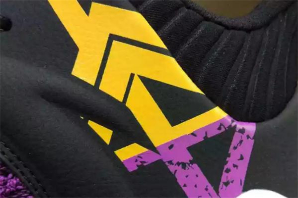 安踏要瘋3開箱測評 安踏要瘋3諜照 安踏要瘋3開箱測評 安踏要瘋3諜照