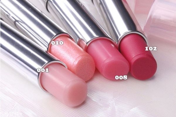 口紅好還是變色唇膏好 變色唇膏的主要成分 口紅好還是變色唇膏好 變色唇膏的主要成分