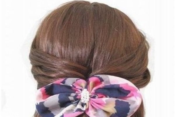 女生發(fā)型簡(jiǎn)單漂亮扎法 懶人扎出簡(jiǎn)單漂亮頭發(fā) 女生發(fā)型簡(jiǎn)單漂亮扎法 懶人扎出簡(jiǎn)單漂亮頭發(fā)