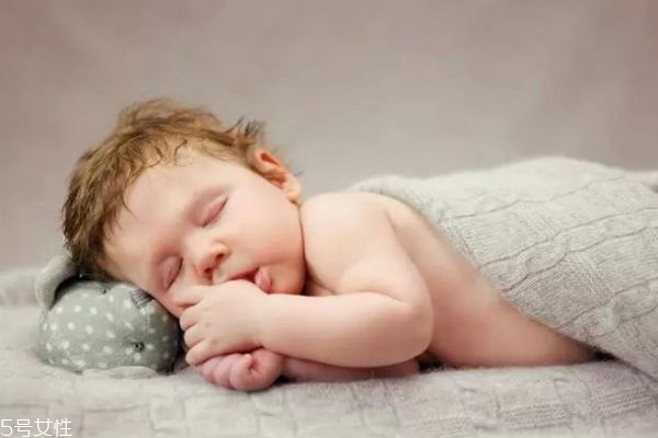 寶寶睡覺晚怎么調(diào)整 如何糾正寶寶晚睡 寶寶睡覺晚怎么調(diào)整 如何糾正寶寶晚睡