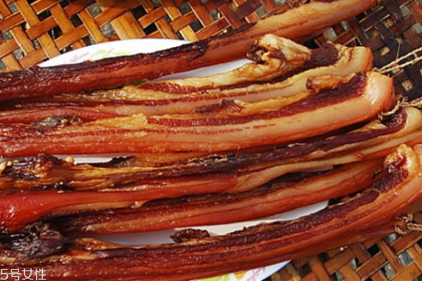 臘肉有哈喇味怎么去除 臘肉有哈喇味的處理方法 臘肉有哈喇味怎么去除 臘肉有哈喇味的處理方法