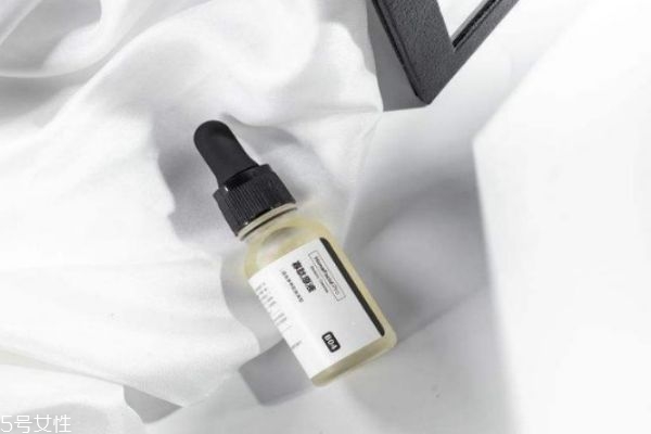 煙酰胺原液有什么作用 煙酰胺和神經(jīng)酰胺可以一起用嗎 煙酰胺原液有什么作用 煙酰胺和神經(jīng)酰胺可以一起用嗎