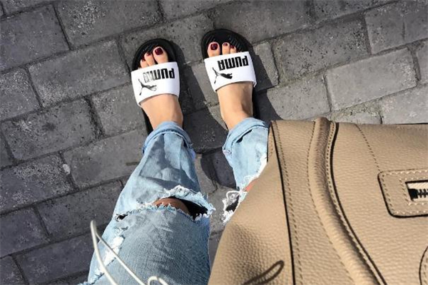 彪馬拖鞋可以沾水嗎 puma拖鞋能下水嗎 彪馬拖鞋可以沾水嗎 puma拖鞋能下水嗎