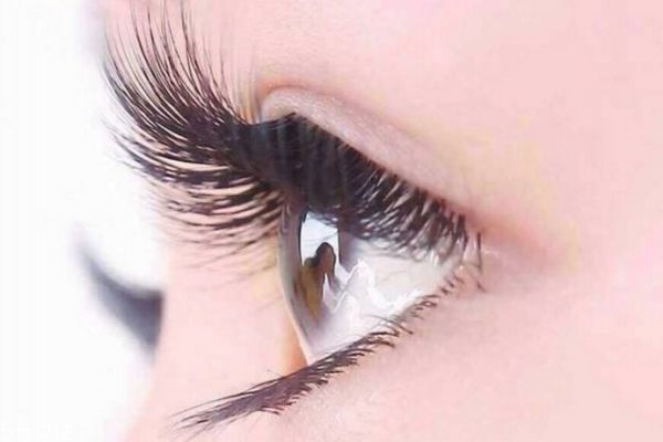 種睫毛眼睛會(huì)腫嗎 種睫毛眼睛腫了小竅門 種睫毛眼睛會(huì)腫嗎 種睫毛眼睛腫了小竅門