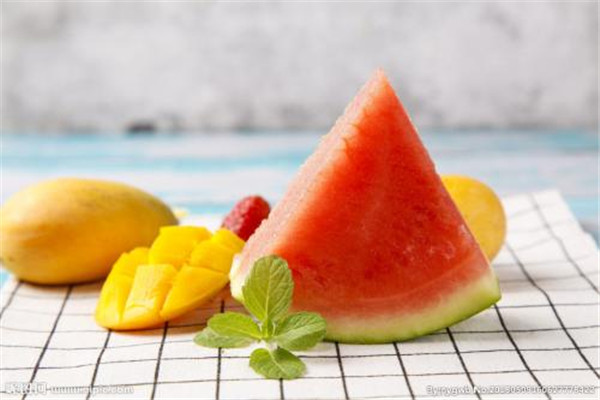 西瓜籽能吃嗎 西瓜籽的功效與作用是什么 西瓜籽能吃嗎 西瓜籽的功效與作用是什么