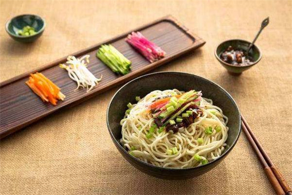 夏至吃什么面最好 夏至吃面條的寓意 夏至吃什么面最好 夏至吃面條的寓意