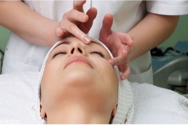 果酸換膚后怎么保養(yǎng) 果酸換膚前后注意事項(xiàng) 果酸換膚后怎么保養(yǎng) 果酸換膚前后注意事項(xiàng)