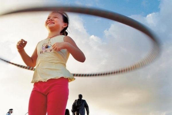 呼啦圈幾斤重的合適 怎樣轉(zhuǎn)呼啦圈不掉下來 呼啦圈幾斤重的合適 怎樣轉(zhuǎn)呼啦圈不掉下來