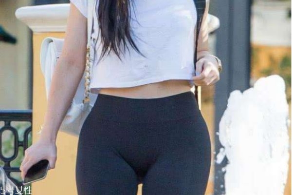 假胯寬可以用收胯帶嗎 真胯寬和假胯寬的區(qū)別 假胯寬可以用收胯帶嗎 真胯寬和假胯寬的區(qū)別