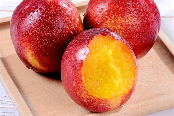 油桃是轉(zhuǎn)基因的嗎 油桃是怎么培育的 油桃是轉(zhuǎn)基因的嗎 油桃是怎么培育的