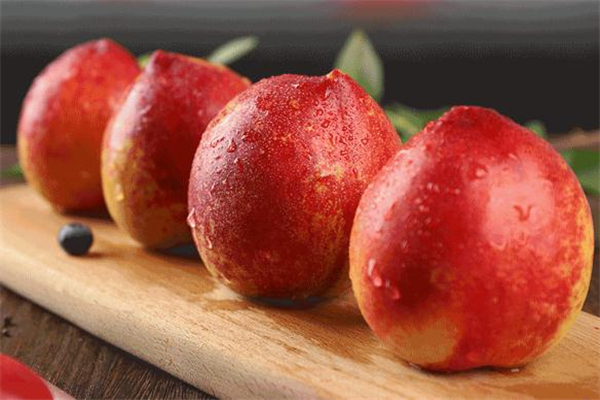 油桃是轉(zhuǎn)基因的嗎 油桃是怎么培育的 油桃是轉(zhuǎn)基因的嗎 油桃是怎么培育的