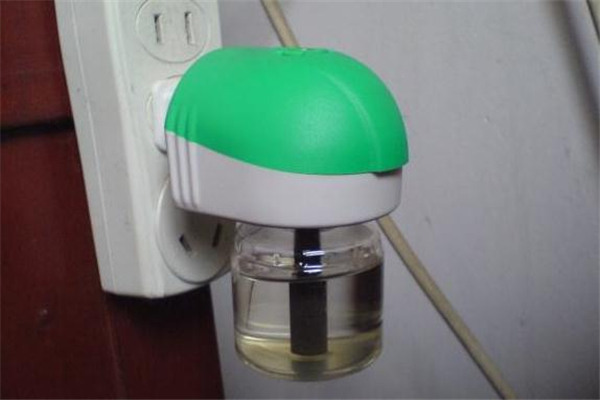電熱蚊香液可以加水嗎 電蚊香液加水能用嗎 電熱蚊香液可以加水嗎 電蚊香液加水能用嗎