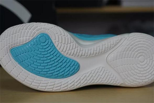 安踏kt4水花一代測(cè)評(píng) kt4水花一代實(shí)戰(zhàn)怎么樣 安踏kt4水花一代測(cè)評(píng) kt4水花一代實(shí)戰(zhàn)怎么樣