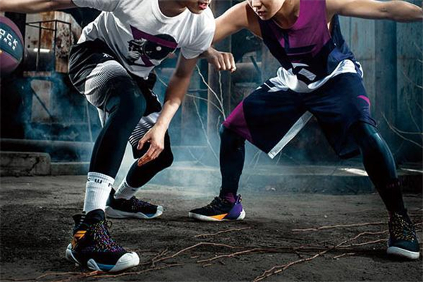 安踏要瘋3耐磨嗎 要瘋3腳感怎么樣 安踏要瘋3耐磨嗎 要瘋3腳感怎么樣