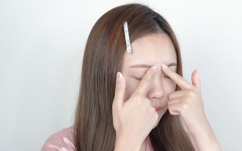 如何快速消除眼部浮腫 按壓6大穴位 如何快速消除眼部浮腫 按壓6大穴位