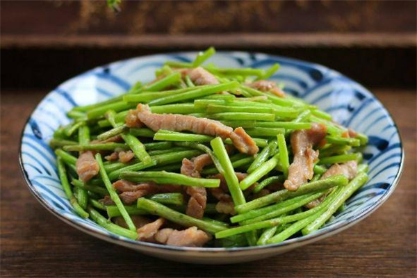 水芹菜熱量高嗎 吃水芹菜會(huì)胖嗎 水芹菜熱量高嗎 吃水芹菜會(huì)胖嗎