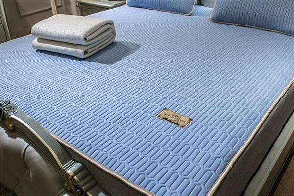 乳膠涼席可以用洗衣機(jī)洗嗎 乳膠涼席機(jī)洗選什么模式 乳膠涼席可以用洗衣機(jī)洗嗎 乳膠涼席機(jī)洗選什么模式