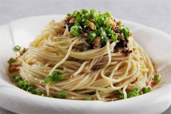 產(chǎn)婦可以吃涼面嗎 坐月子吃涼面有什么影響 產(chǎn)婦可以吃涼面嗎 坐月子吃涼面有什么影響