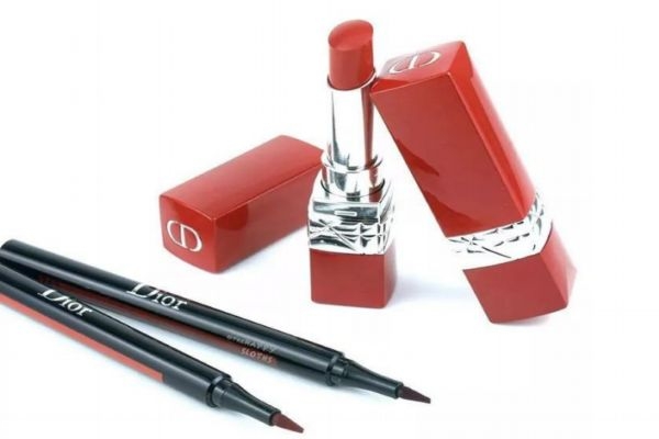 迪奧黑管紅管哪個好 紅管999和黑管999區(qū)別 迪奧黑管紅管哪個好 紅管999和黑管999區(qū)別