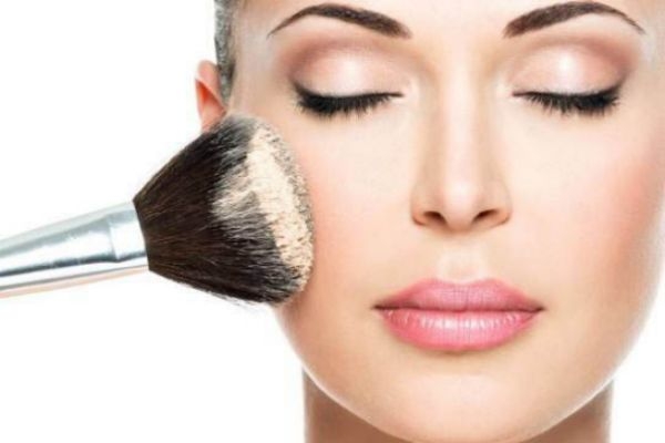 先畫眉毛還是先定妝 眉毛畫完需要定妝嗎